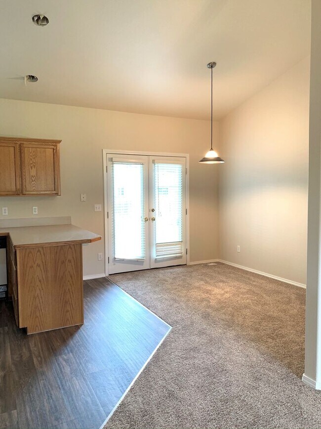 Building Photo - Great 3 bed 2 bath home in downtown Eagle.