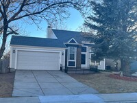 Building Photo - 3 Bed/2 Bath with Fantastic Mountain Views...