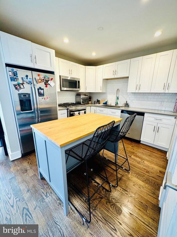 Building Photo - 1012 S Randolph St