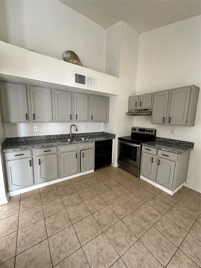 Building Photo - 14214 Flair Dr