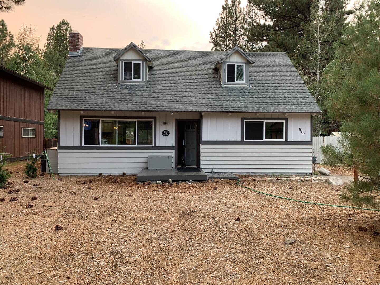 Building Photo - 910 Creekwood Dr