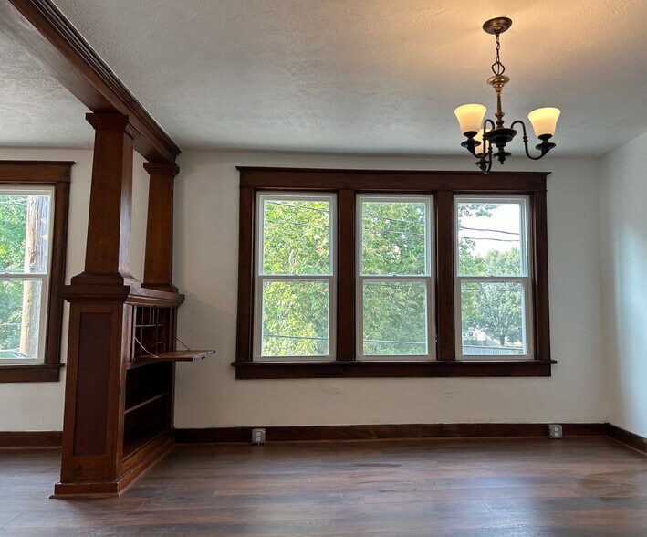 Building Photo - 1700 S College St