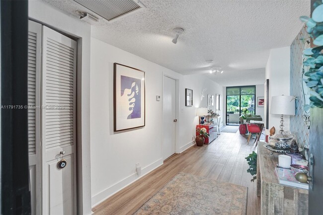 Building Photo - 161 Crandon Blvd