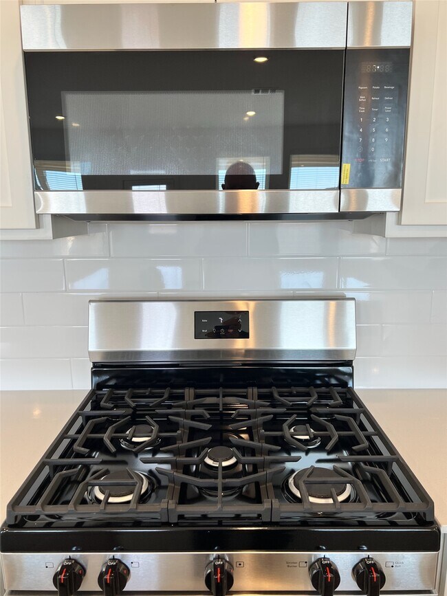 Building Photo - 10615 Summers Wy