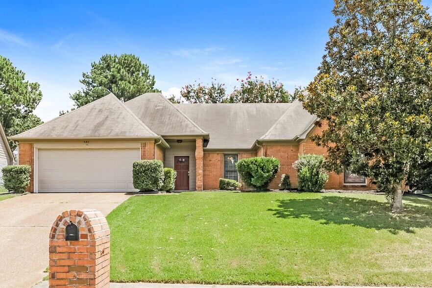 Primary Photo - 482 Sanga Cir W