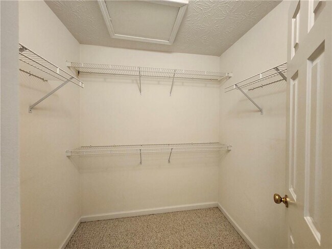 Building Photo - 1052 Ludwick Way