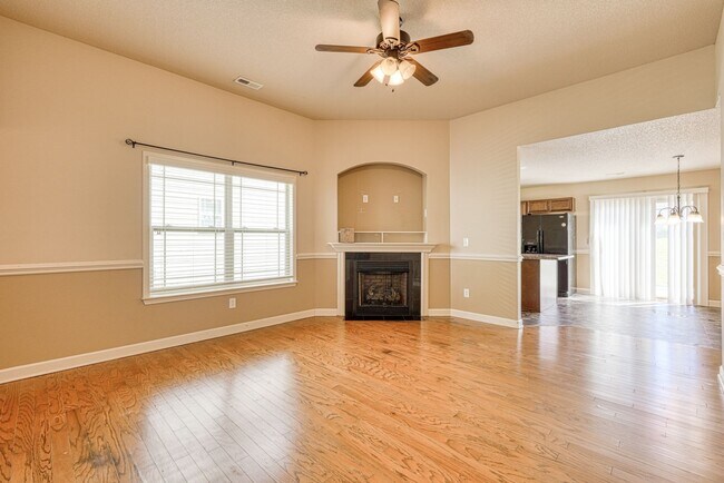 Building Photo - 707 Bankston Dr