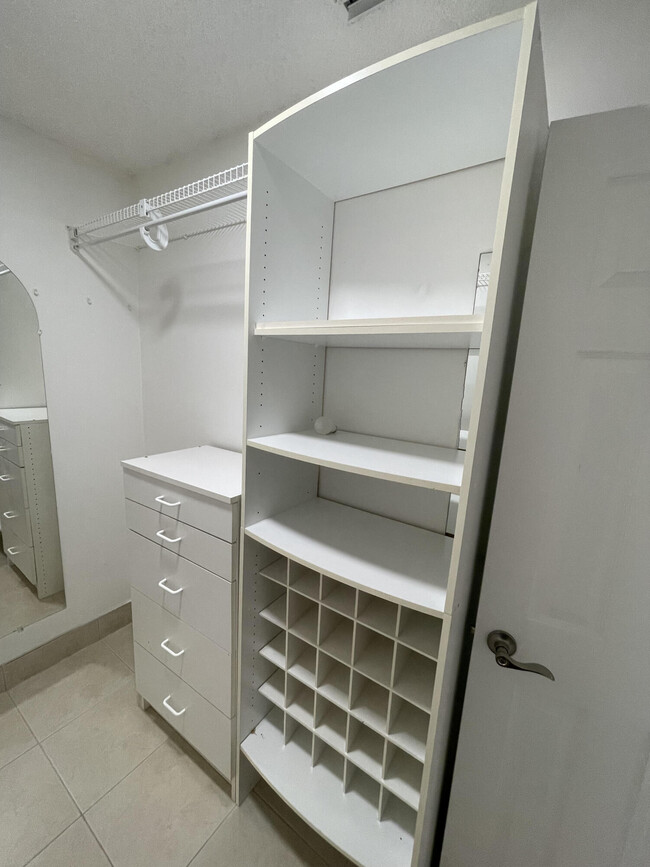 Building Photo - 9173 Tivoli Pl