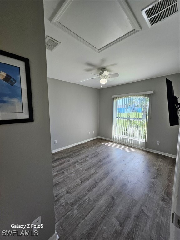 Building Photo - 1642 Cheshire Cir N