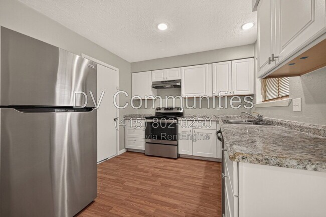 Building Photo - 5041 E Ridge Creek Dr