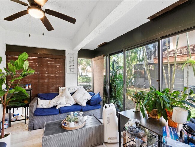 Building Photo - 3400 Emerald Oaks Dr