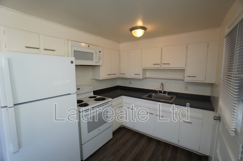 Building Photo - 5985 Yukon St