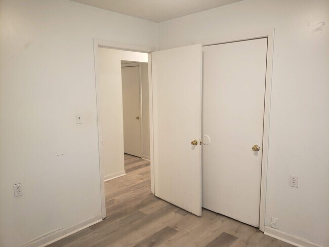 Building Photo - 41 Meldon Ave SE