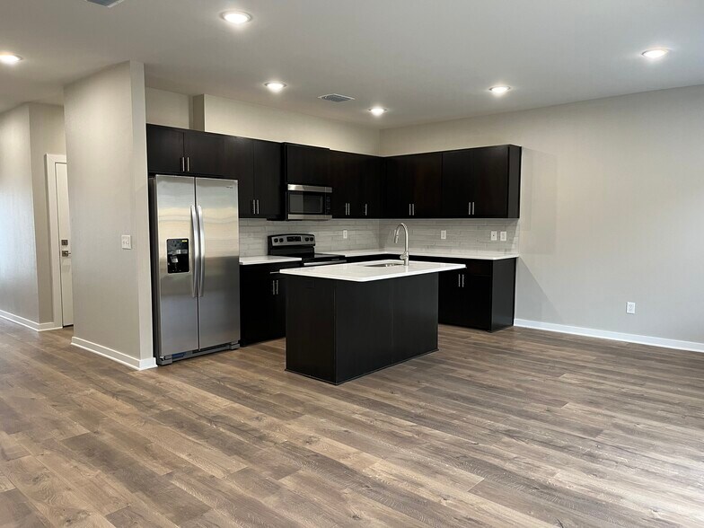 Kitchen - 10588 Brothers Ln