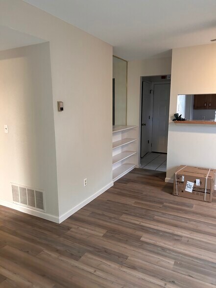 Building Photo - 1195 S Gilbert St