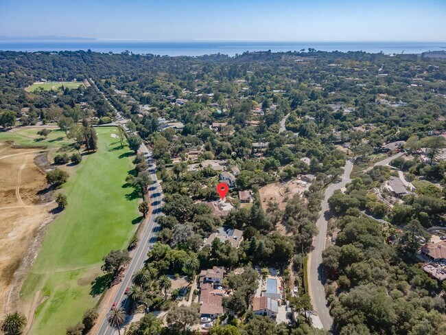 Building Photo - 525 Las Palmas Dr