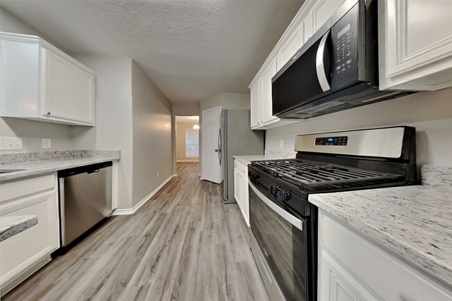 Building Photo - 6723 Carrington Ridge Ln