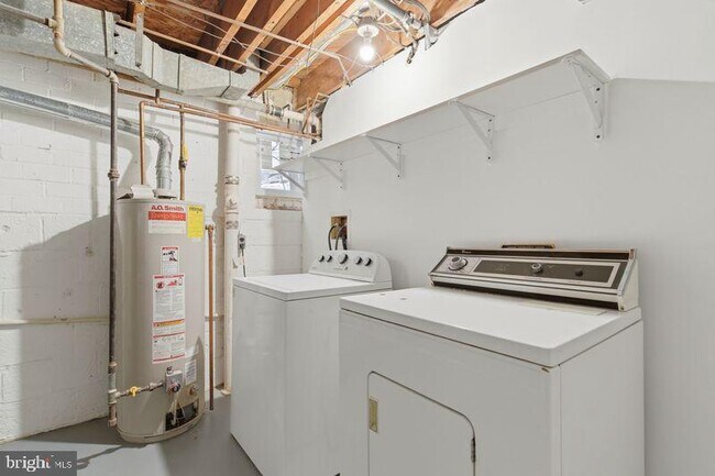 Building Photo - 4813 20th Pl N