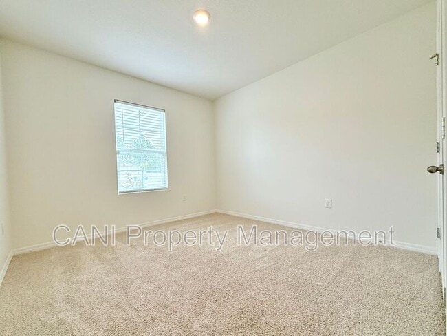 Building Photo - 245 Carabelle Ct