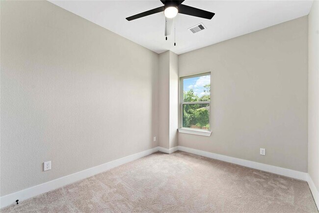 Building Photo - 9227 Ashville Dr