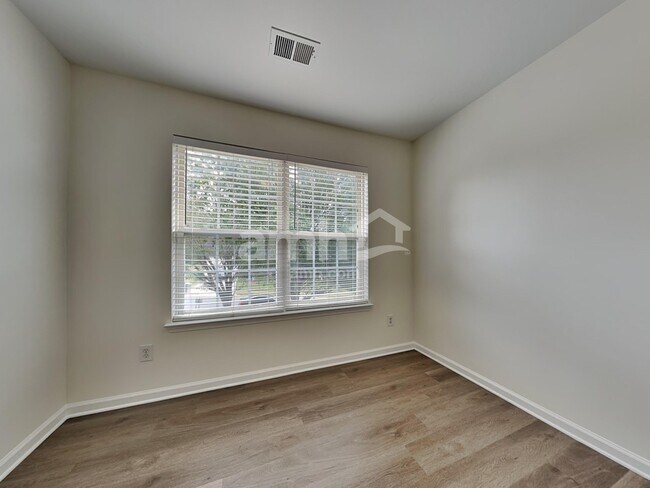 Building Photo - 2436 Carmathen Rd