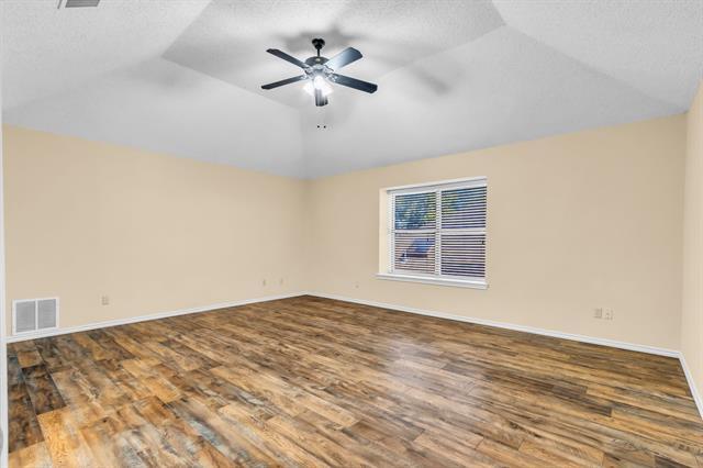 Building Photo - 2015 Falcon Ridge Dr