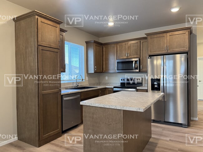 Building Photo - N9320 Gemstone Ct