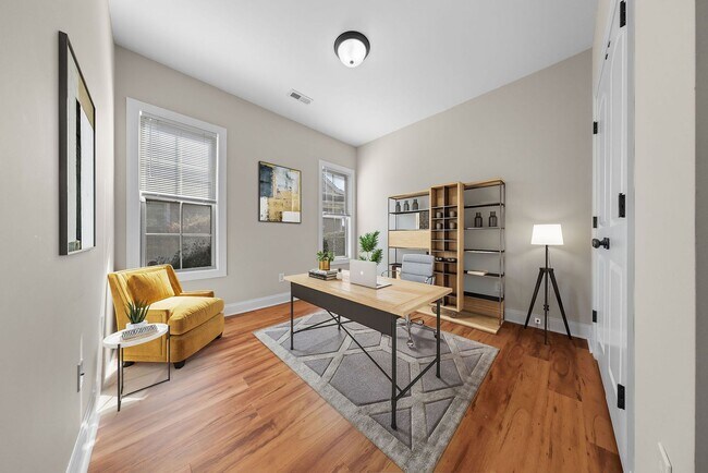 Building Photo - ~ COMPASS POINTE ~