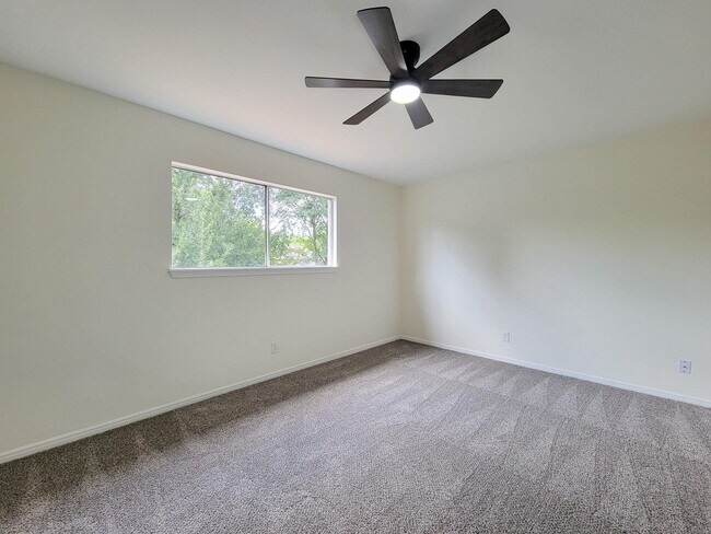 Building Photo - 3930 Cypress Hill Dr