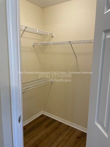 Building Photo - 511 Brookfield Dr