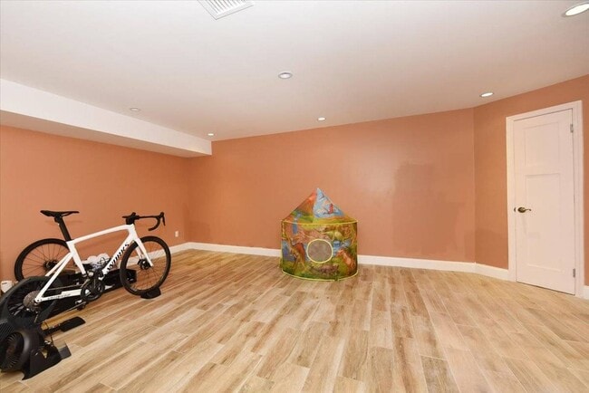 Building Photo - 24 Aldgate Dr W