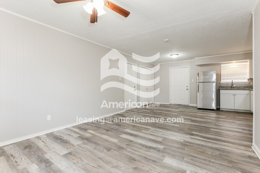 Building Photo - 7001 Eddy Ln