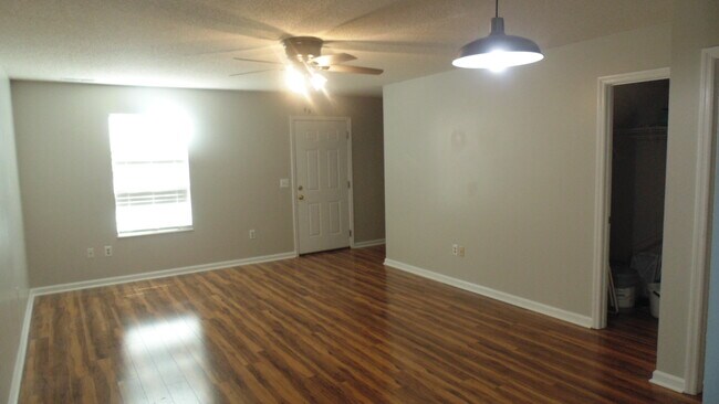 Building Photo - 3059 Lee Hwy