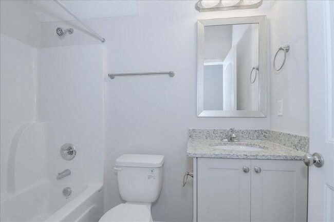 Building Photo - 317 Bordeaux Dr