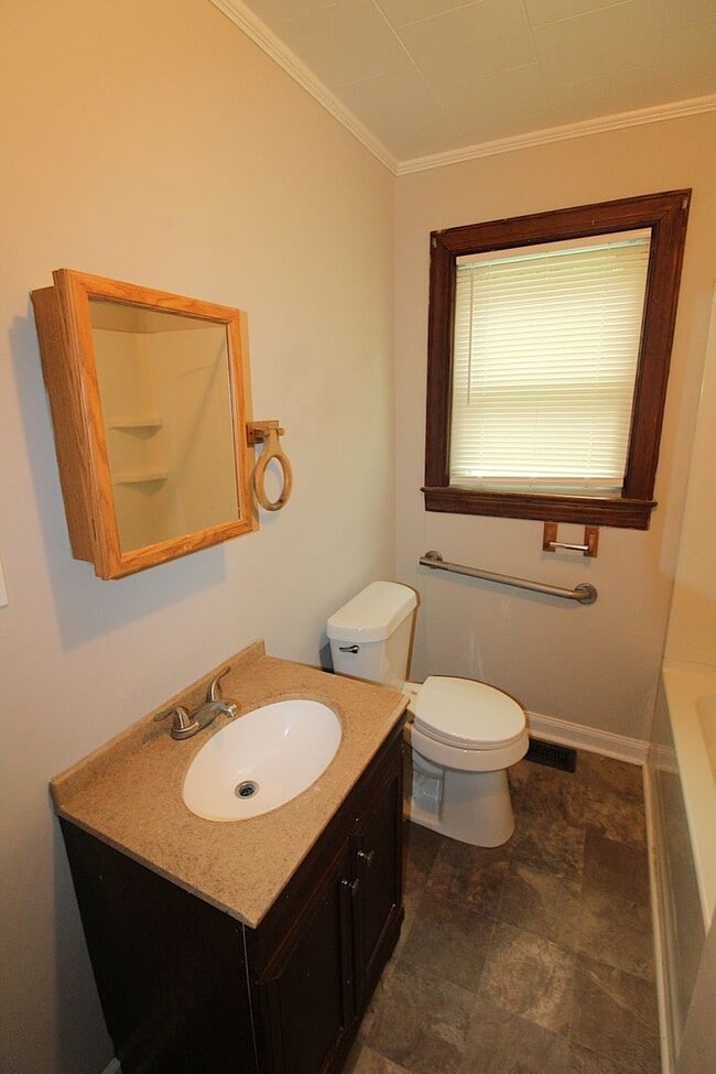 Building Photo - 3 Bedroom Home in Mount Holly, NC (Lawn Ca...