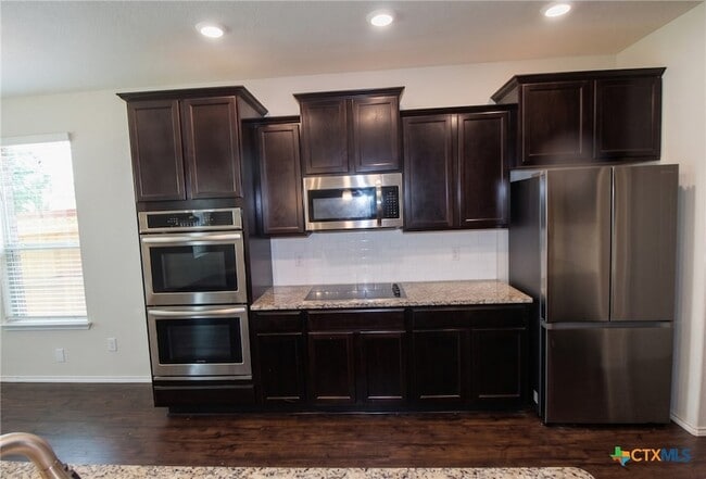 Building Photo - 1202 Stonewall Ridge