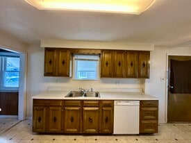 Building Photo - 110 W Chartes St