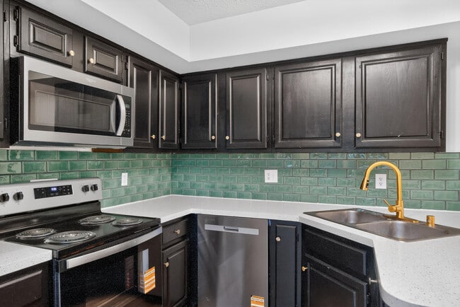 Building Photo - 433 Darby Creek Rd