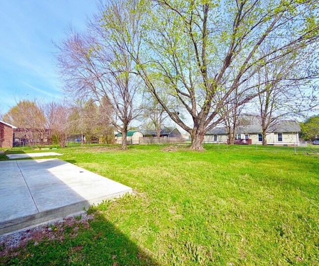 Building Photo - 3411 Polly Dr