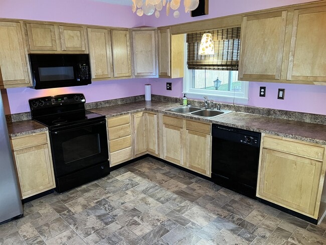 Building Photo - 9310 Habersham Dr