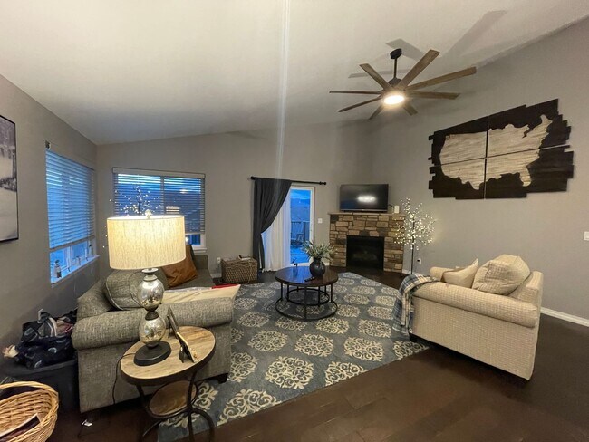 Building Photo - Harmonious Blend of Style, Comfort, and Fu...