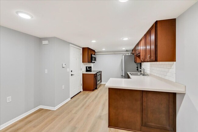 Building Photo - 4310 Mohawk Dr