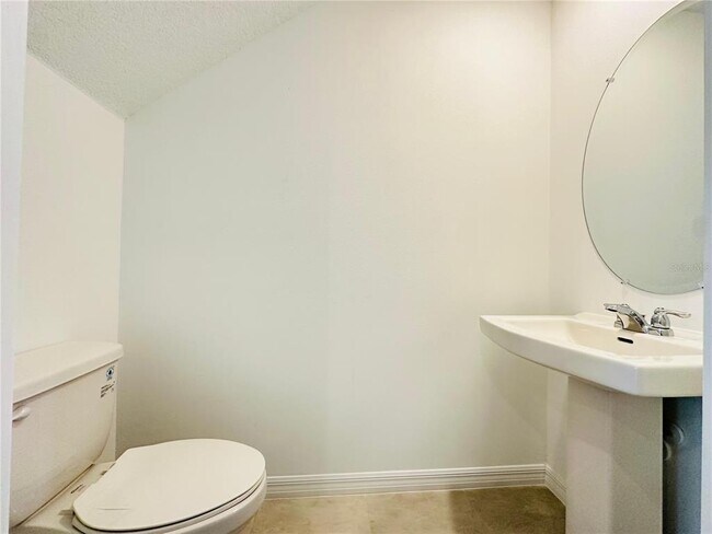 Building Photo - 3030 Skyline Lp