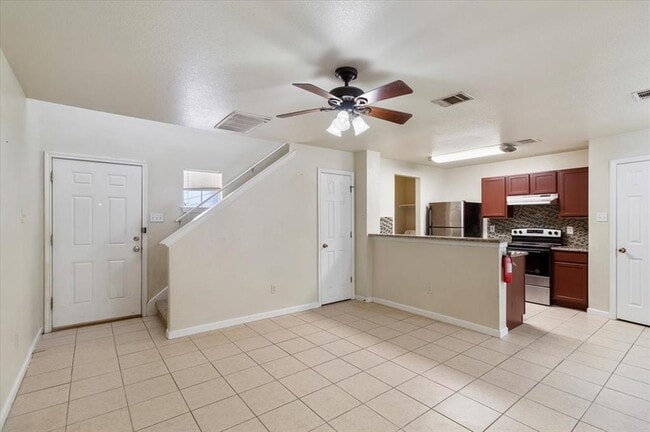 Building Photo - 887 Sagewood Trail