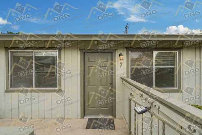 Building Photo - 1229 W Roseburg Ave