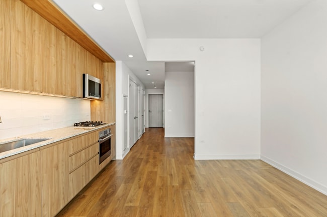 Building Photo - 197 W Hill St