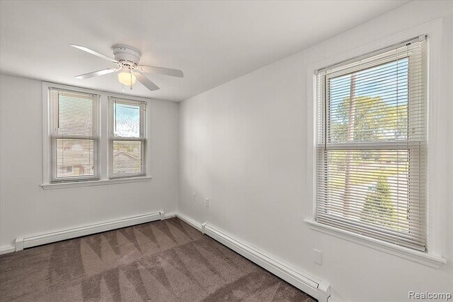 Building Photo - 37697 Mast Ct