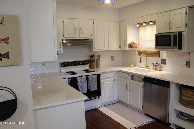 Building Photo - 1534 Deer Pointe Ct SW