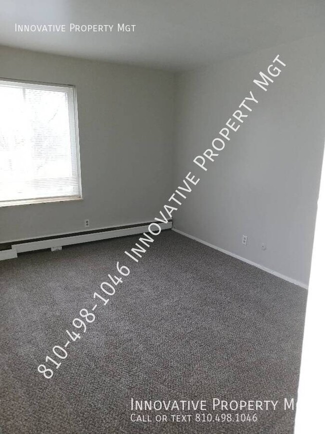 Building Photo - Large 1 bed apartment. Heat and water incl...