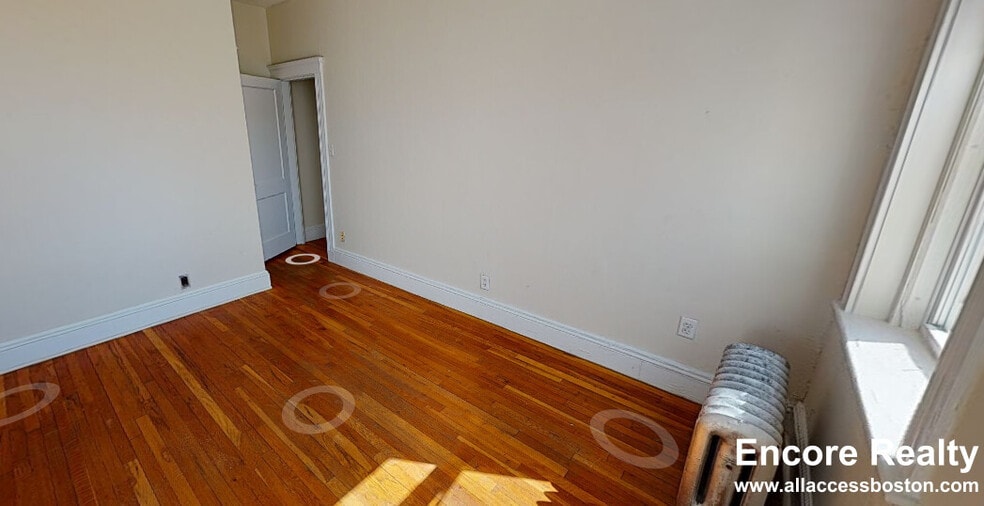 Building Photo - 15 Egremont Rd